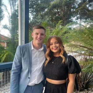 Meet your Posher, Chloe